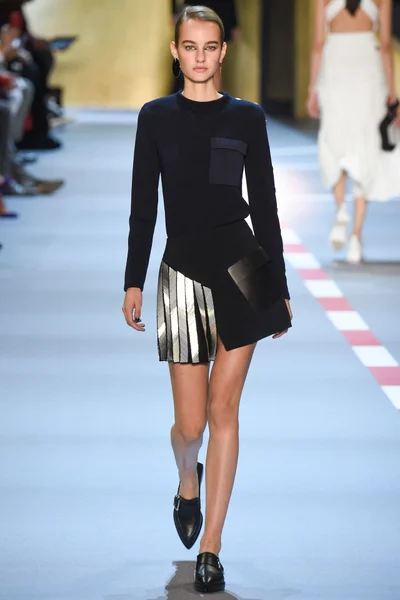 Look 8